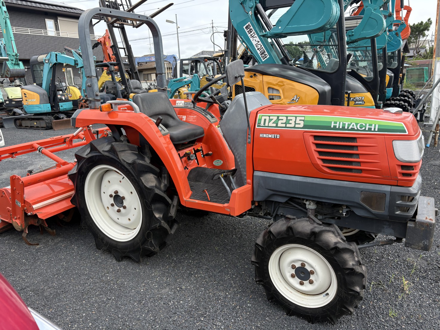 日の本トラクター　NZ235